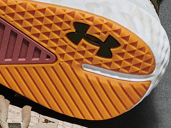 Durable, full rubber outsole on the BSR4