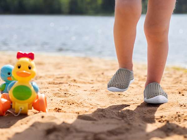 toddler water shoes